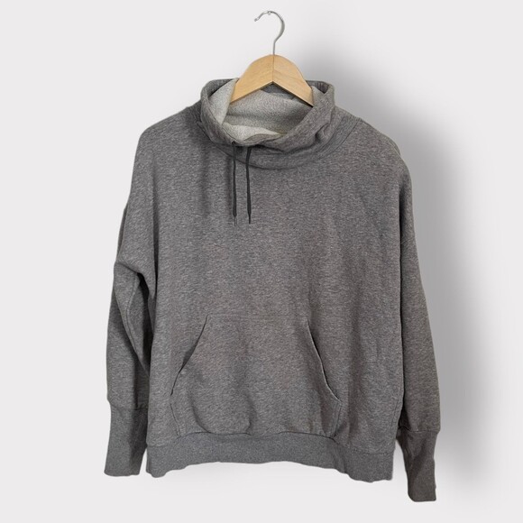 Reebok Sweaters - Grey Reebok Sweatshirt Large